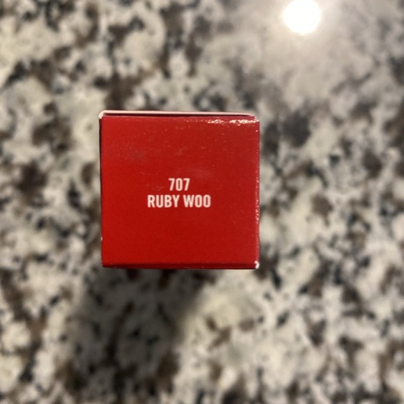 NEW MAC Retro Ruby Woo Red Lipstick - Picture 9 of 9